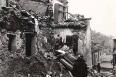 Torella dei Lombardi dopo il terremoto del 1980